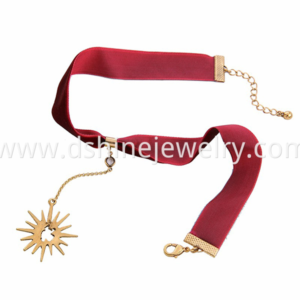 Crystal Star Pendant Velvet Choker